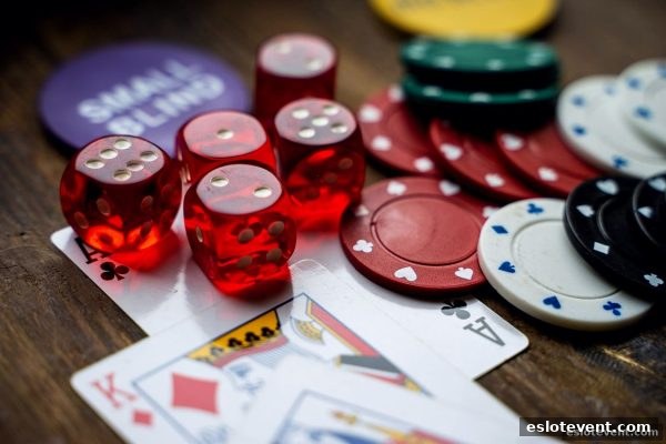 电子游艺厅娱乐活动中的真人桌游：道德选择与策略智慧的深度碰撞