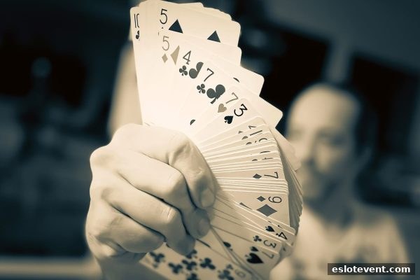 血战麻将社区互动新视角：电子游艺厅娱乐活动中的牌艺与社交