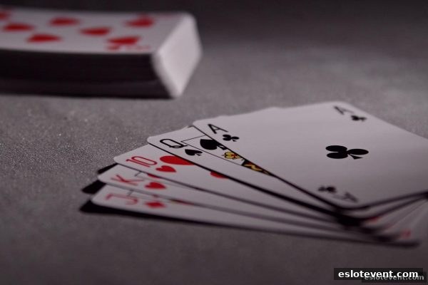 真人斗地主节奏把控秘籍：电子游艺厅娱乐活动中的心理博弈艺术