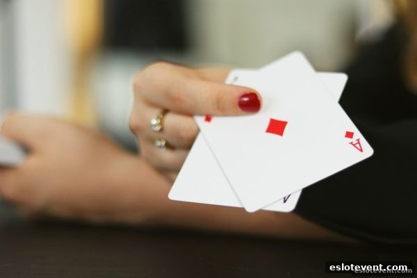 电子游艺厅娱乐活动中的双人对决：四川麻将与斗地主单挑制胜指南