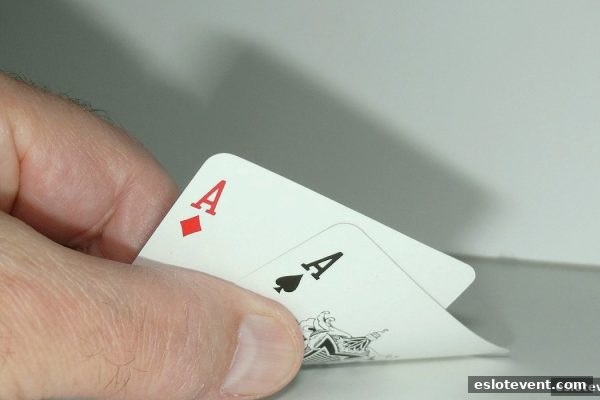 电子游艺厅娱乐活动：牛牛游戏实战技巧与概率解析