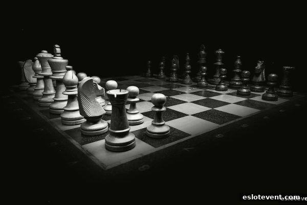 电子游艺厅娱乐活动深度攻略：CQ9扑克牌局观察与制胜之道