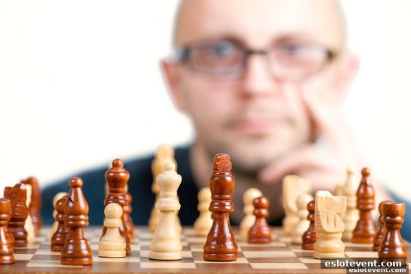 电子游艺厅娱乐活动：棋牌游戏的千年传承与当代创新