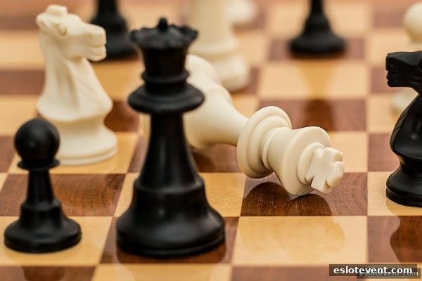 英雄联盟棋牌玩法深度剖析 电子游艺厅娱乐活动中的竞技策略与平台甄选